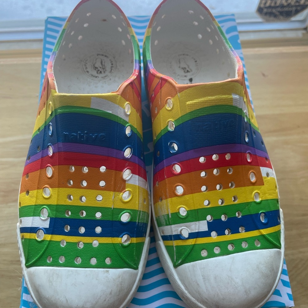 Native Jefferson Rainbow Water Shoes 12